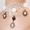 Dentelle blanche collier avec pendentif colliers gothique